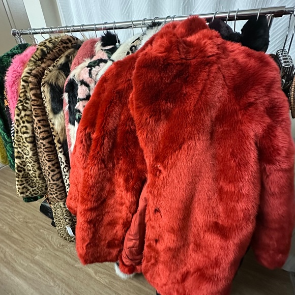 H&M RED FUR FAUX FUR COAT WINTER COAT - Picture 2 of 7